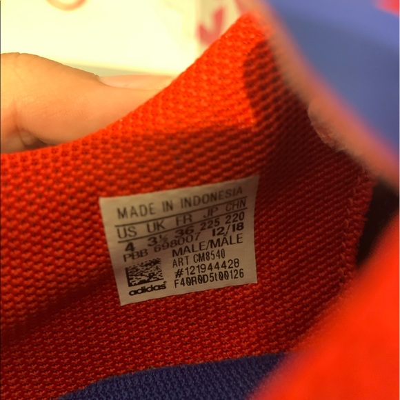 unisex Adidas cleats - Picture 4 of 4